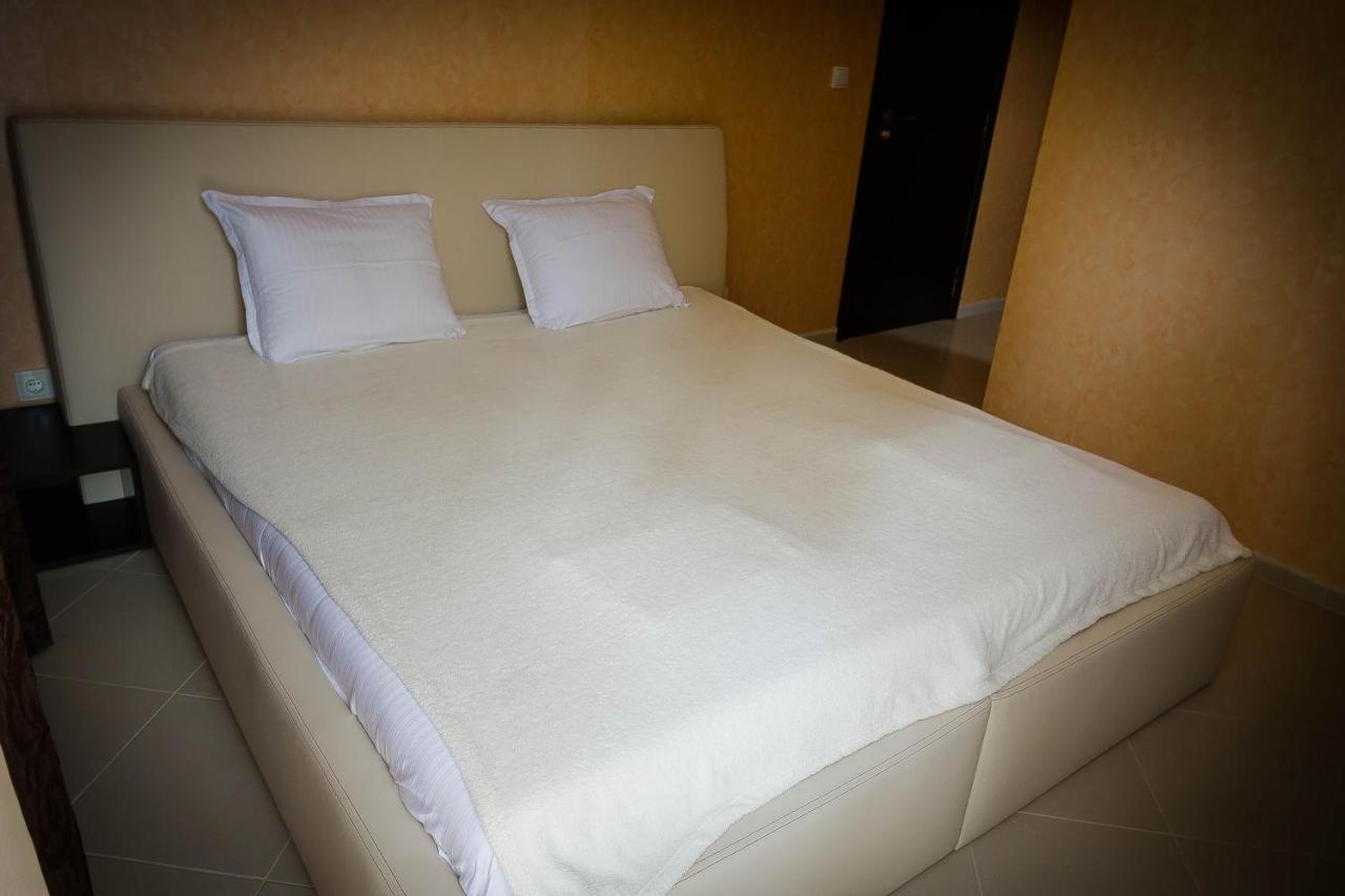 Apartcomplex Ritza Saints Constantine and Helena Bilik gambar