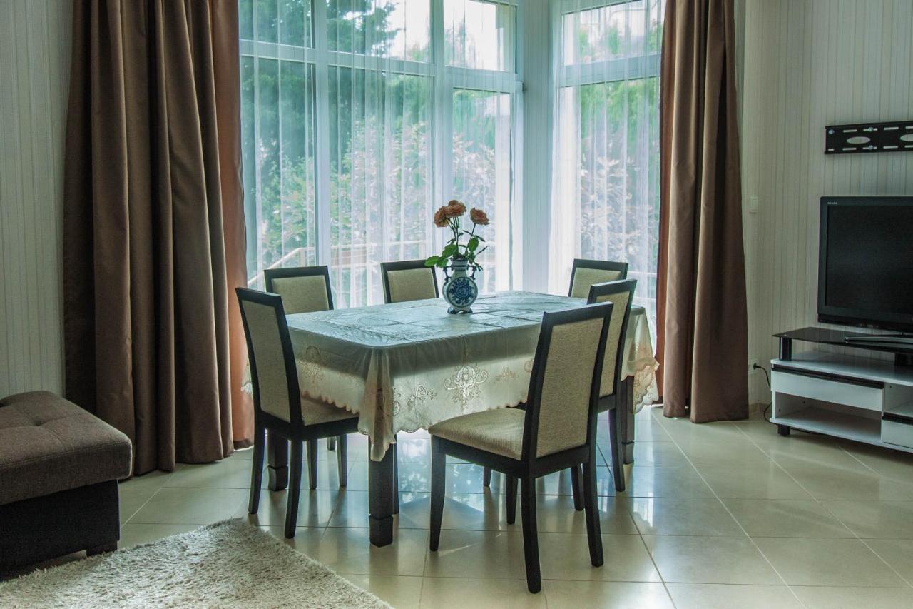 Apartcomplex Ritza Saints Constantine and Helena Bilik gambar